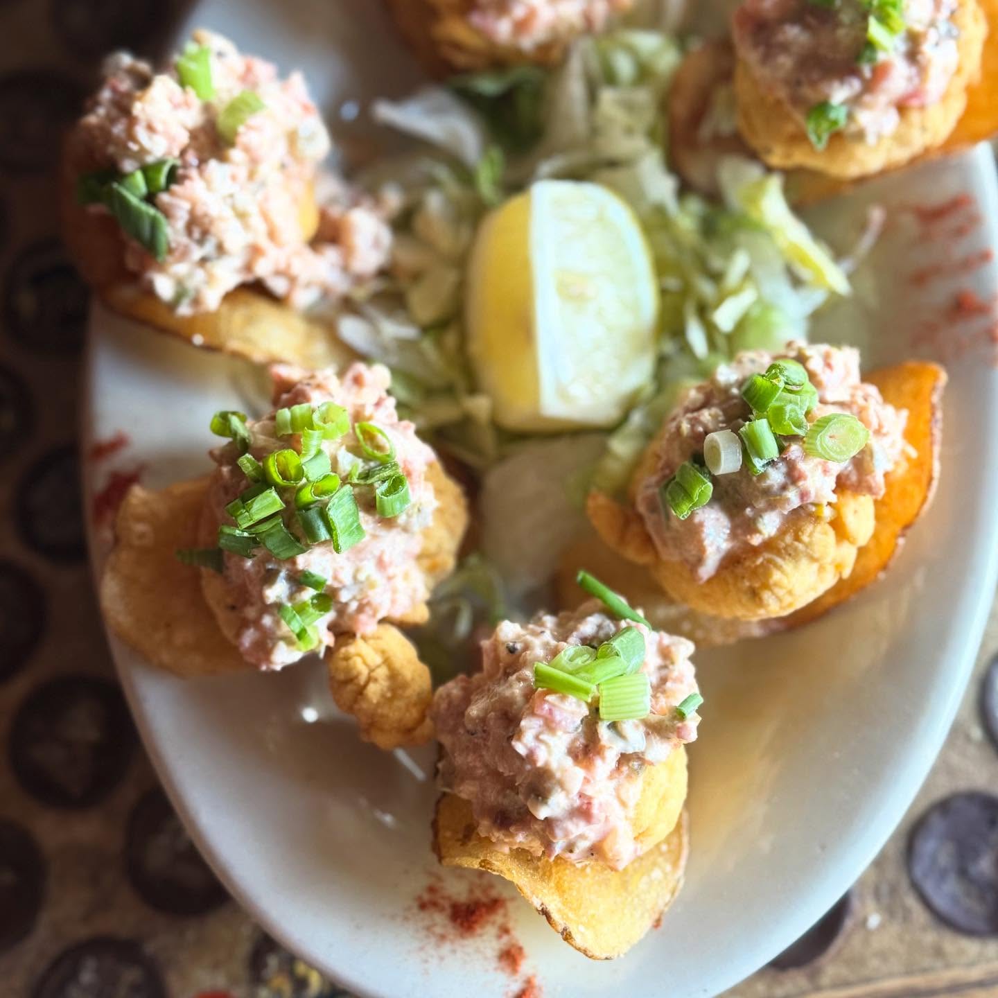 Crispy fried oysters with remoulade